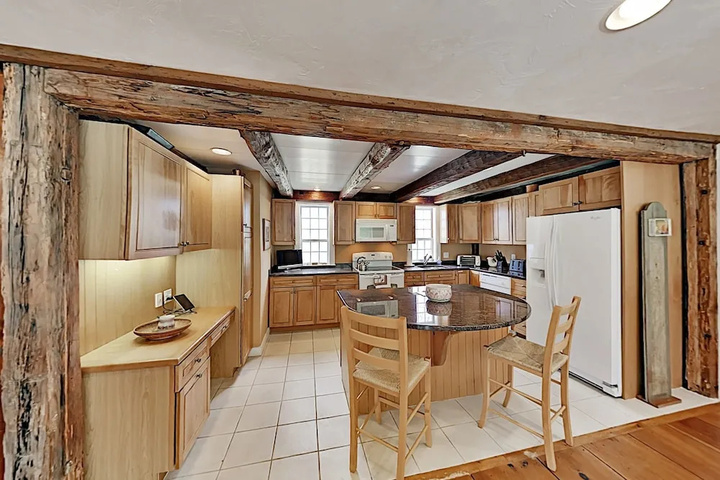 Timeless Cape Near Cold Storage Beach 4 Bedroom Home
