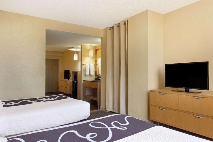 La Quinta Inn & Suites by Wyndham Sunrise
