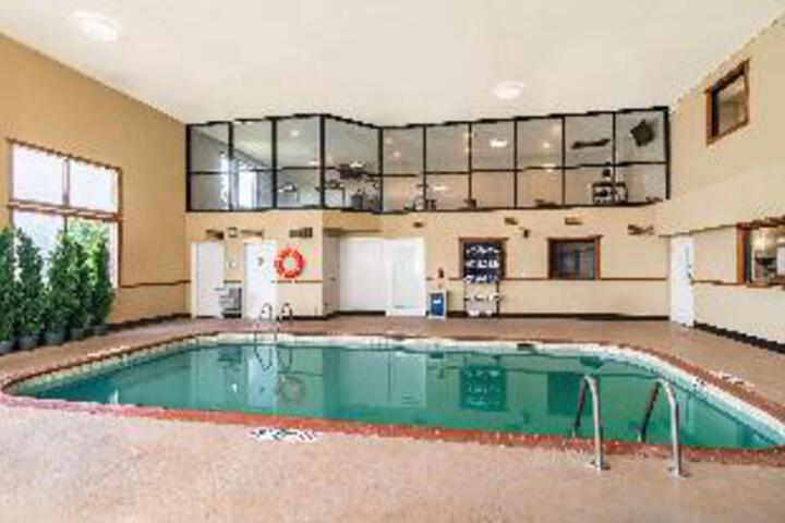 Pool 5 of 8