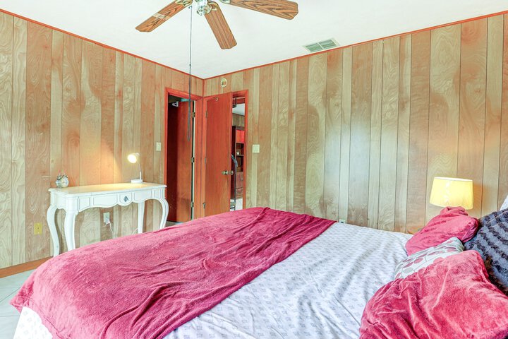 Lake Placid Home w / Screened Porch: Near Lake Clay