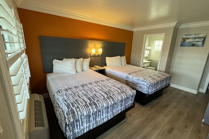 Room 30 of 38