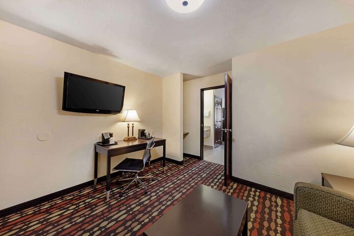Room 12 of 28