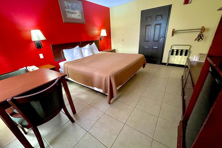 Room 15 of 16