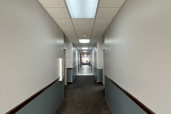 Ballroom/Hall 10 of 10