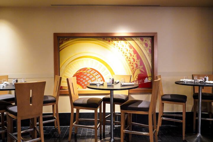 Dining 72 of 92