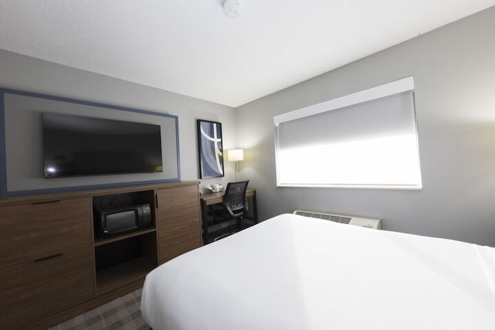 Room 52 of 69