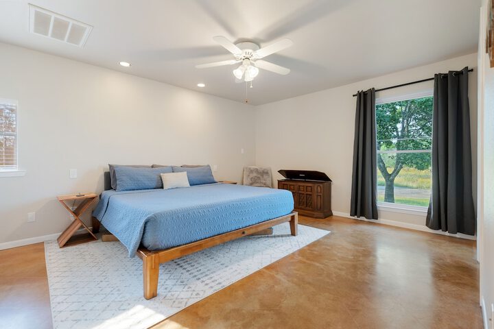 2br Texas Countryside Home w / Hot Tub!