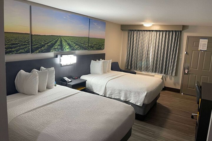 Room 14 of 16
