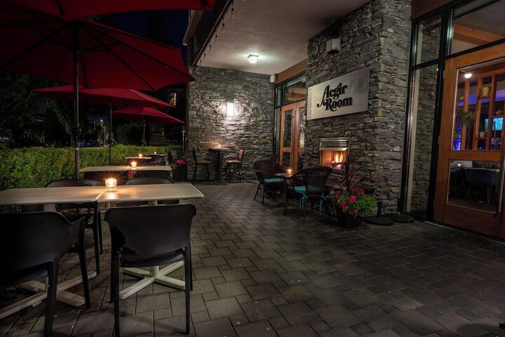 The Oswego Hotel