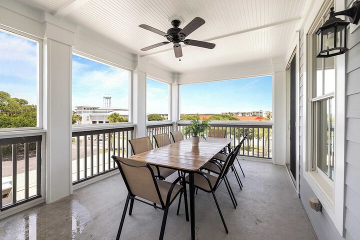 1 Block to Beach Newly Renovated 6bdr w / Rooftop Views Sand Dune by Avantstay