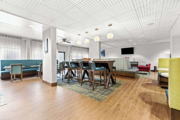 Hampton Inn Florence Midtown near University of North Alabama