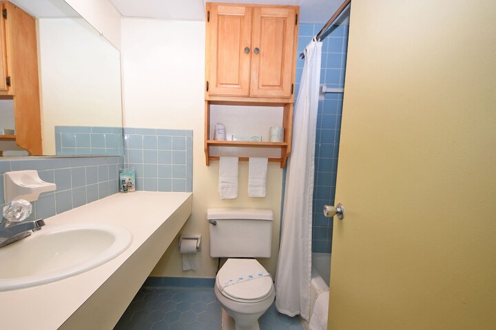Room 35 of 138