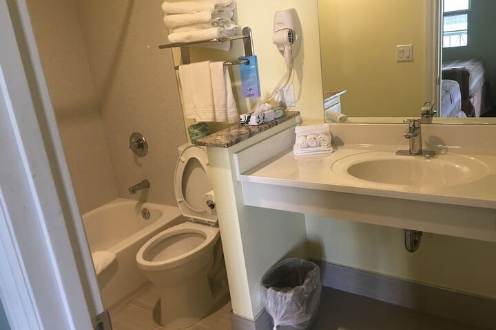 Travelodge by Wyndham Fairfield / Napa Valley