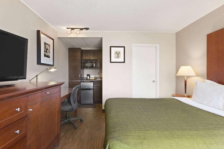 Room 16 of 59