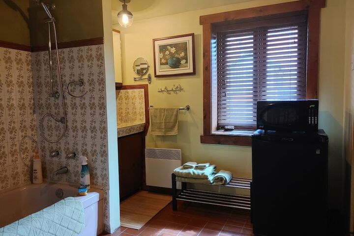 Room 27 of 45