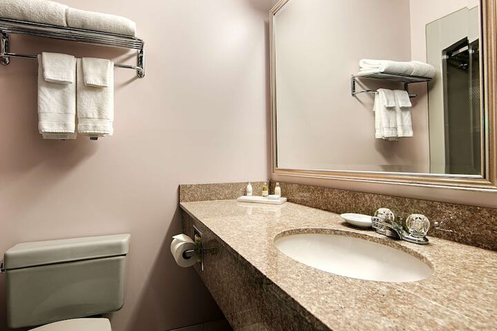Room 4 of 27