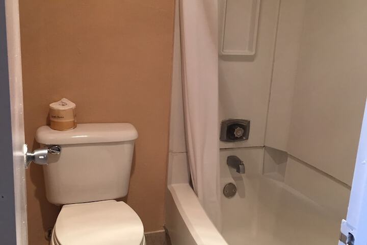 Room 17 of 29
