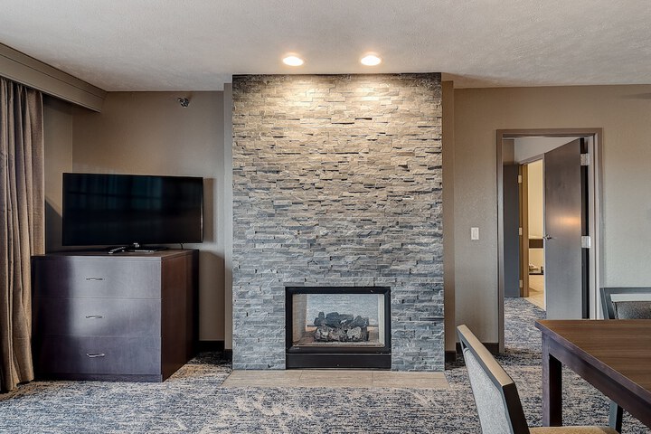 DoubleTree by Hilton Hotel Bloomington