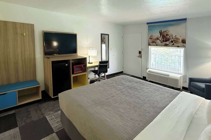 Days Inn by Wyndham Eglin AFB