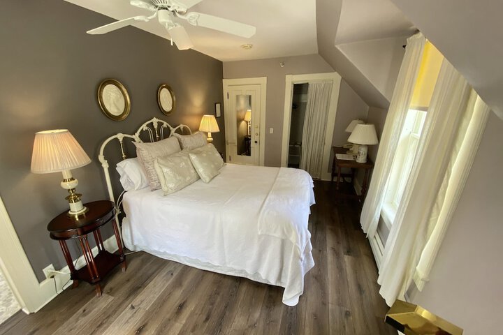 Brook Farm Inn