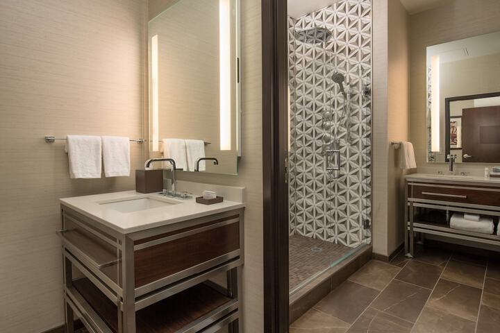 Embassy Suites by Hilton Seattle Downtown Pioneer Square