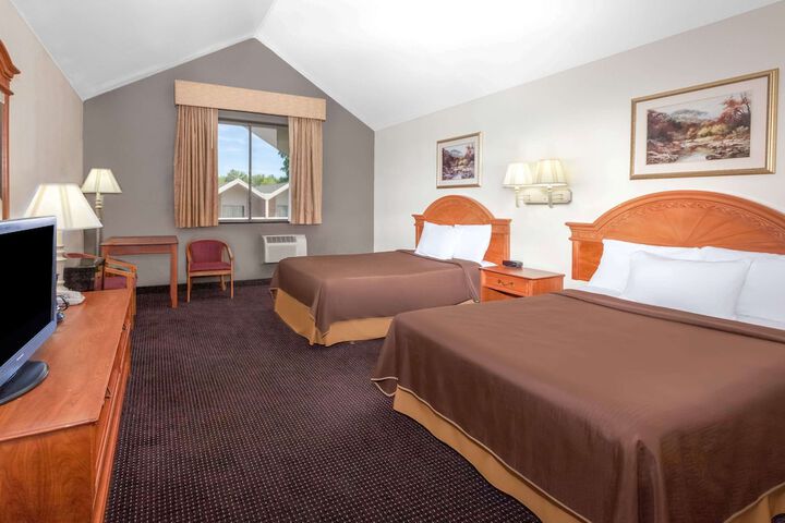 Room 9 of 13