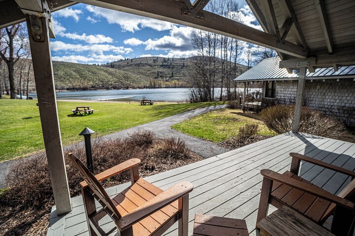 Sun Mountain Lodge