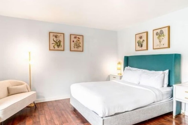 Room 40 of 92