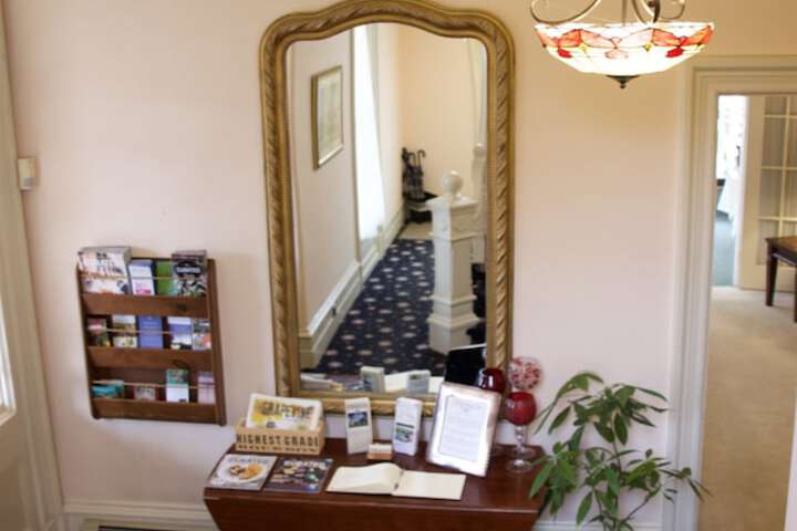 Tattingstone Inn