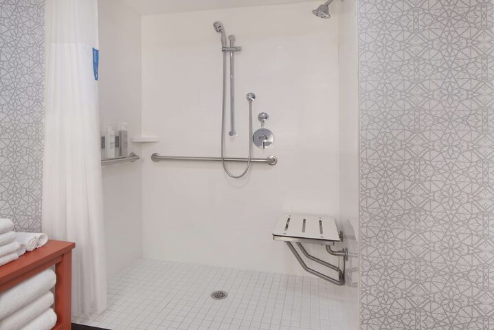 Room 18 of 35