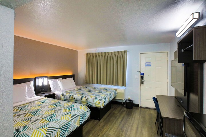 Room 9 of 36