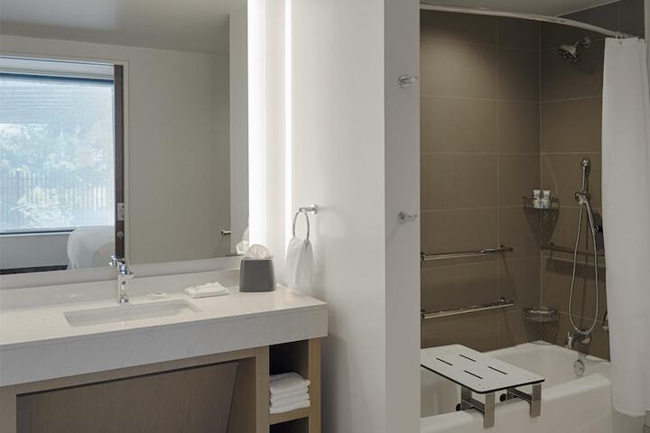 Hyatt House Columbus OSU / Short North