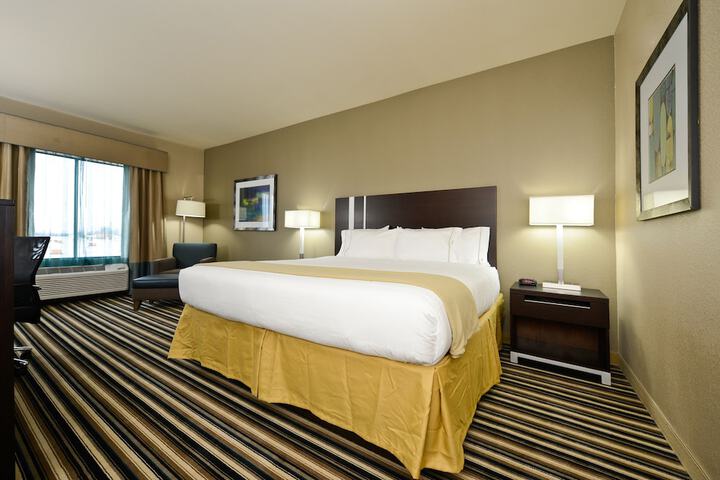 Room 17 of 34