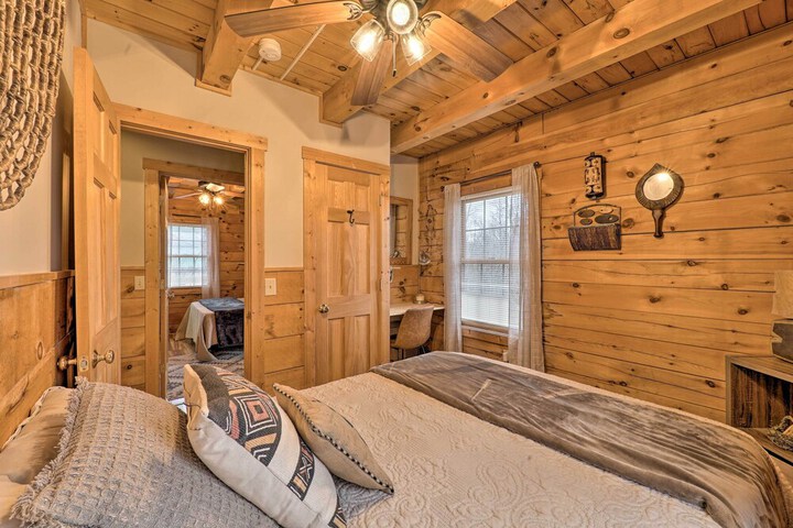 Charming Log Cabin at Double JJ Ranch Resort!