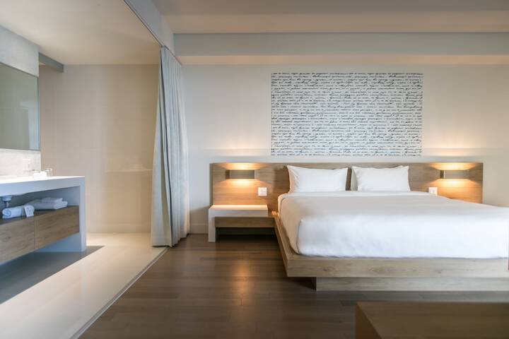 Room 53 of 124