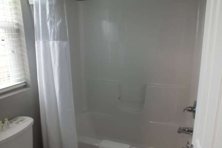 Room 32 of 34
