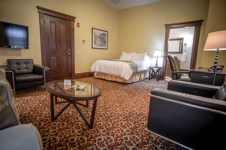Room 28 of 41