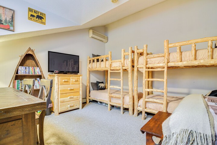 Cozy Bartlett Condo w / Deck & Resort Amenities!