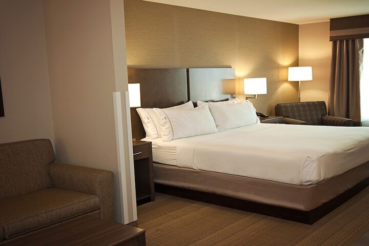 Room 16 of 34