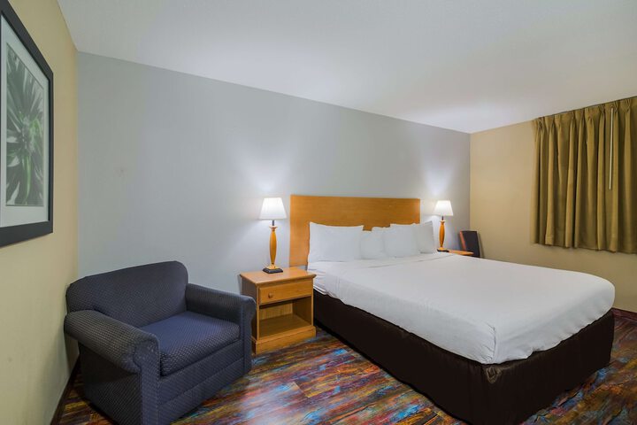 Room 26 of 38