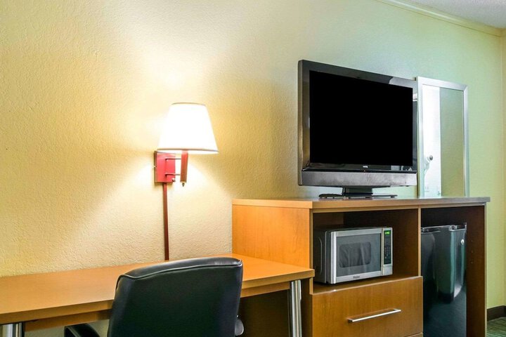 Room 13 of 29