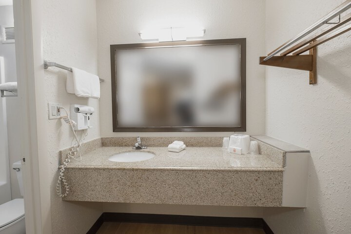 Room 9 of 22