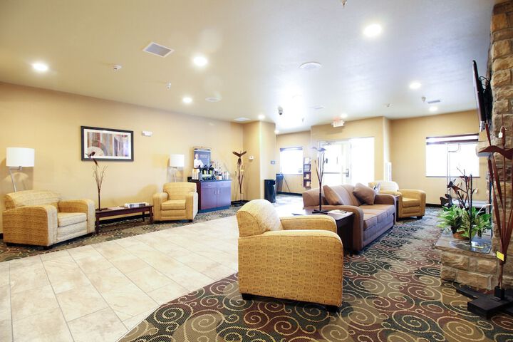 Cobblestone Hotel & Suites – Devils Lake