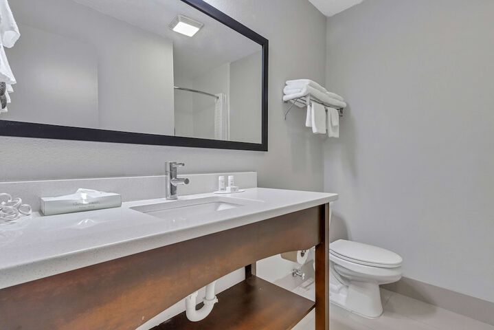 Room 16 of 38