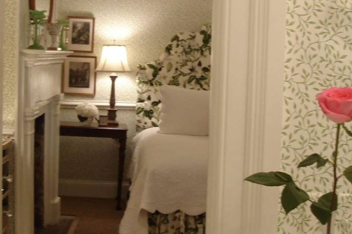 Room 17 of 31