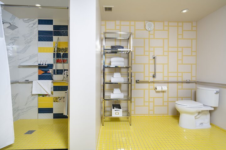 Room 25 of 107