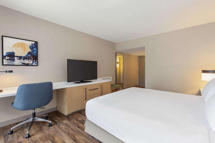 Room 81 of 100