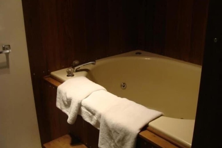 Room 11 of 40