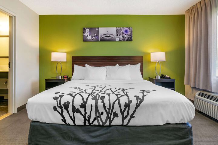 Room 35 of 48