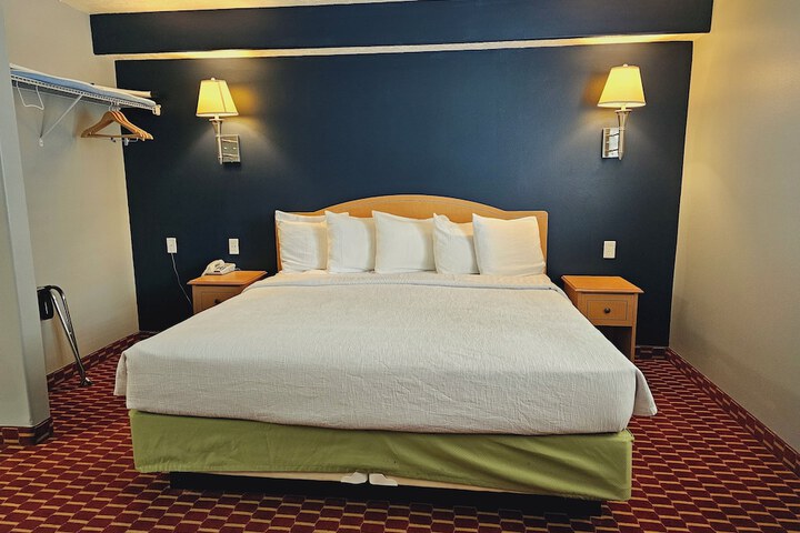 Room 37 of 49